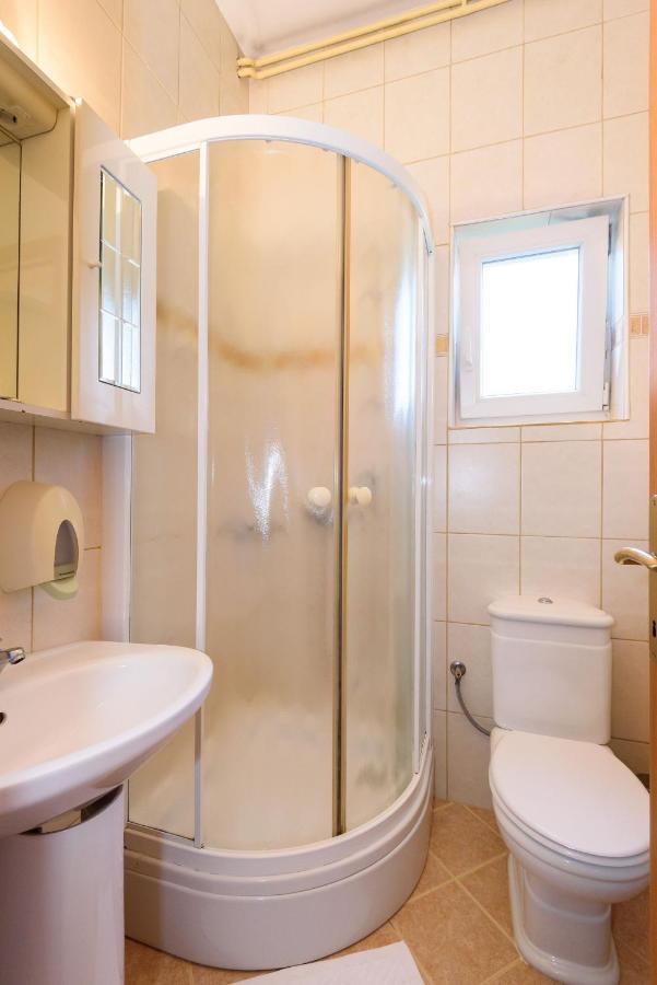 Djudja I Mate Bed & Breakfast Vid Luaran gambar